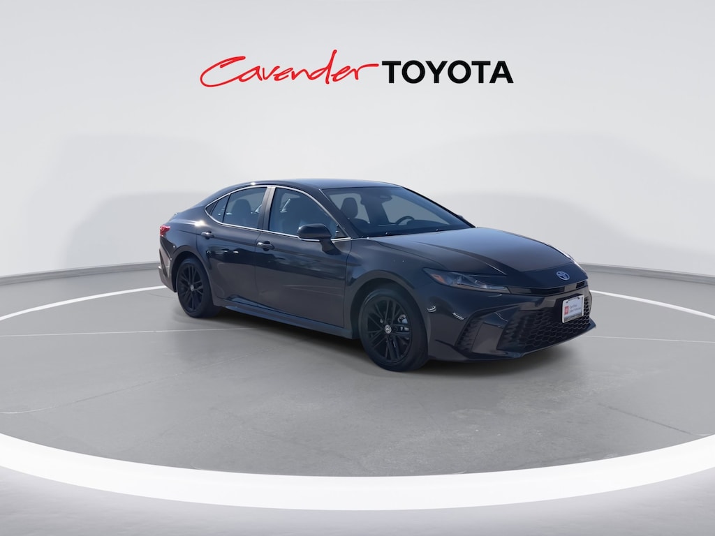 2026 Toyota Camry SE photo 3
