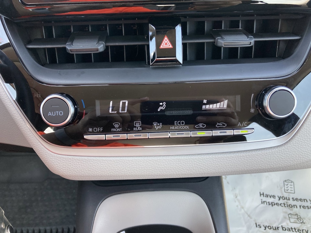 2025 Toyota Corolla LE photo 16