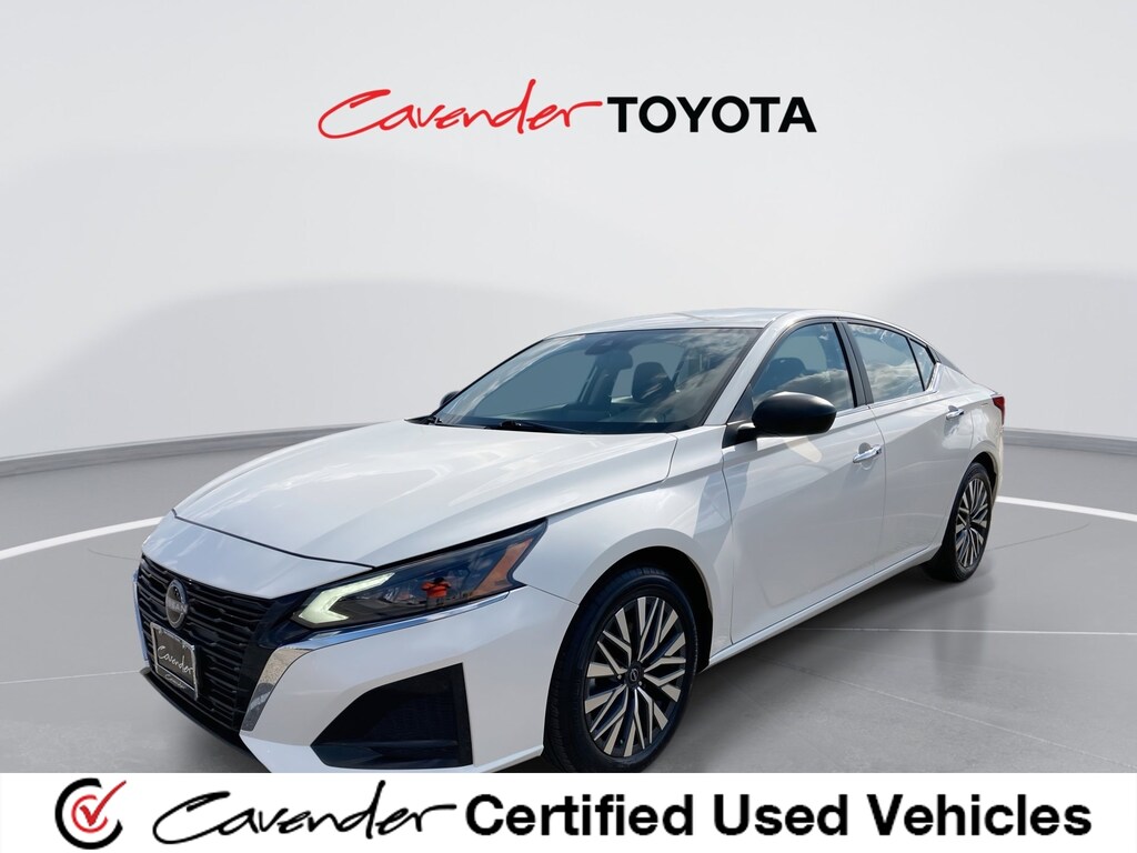 Used 2024 Nissan Altima 2.5 SV Sedan