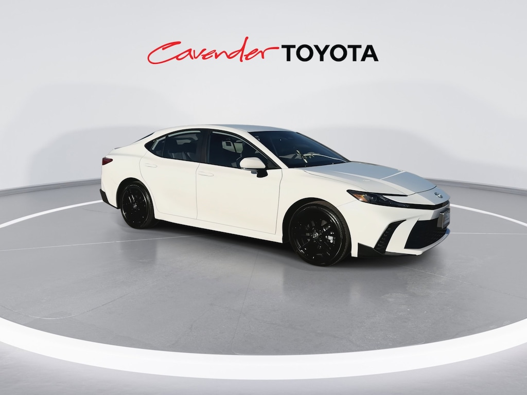 2026 Toyota Camry SE photo 3