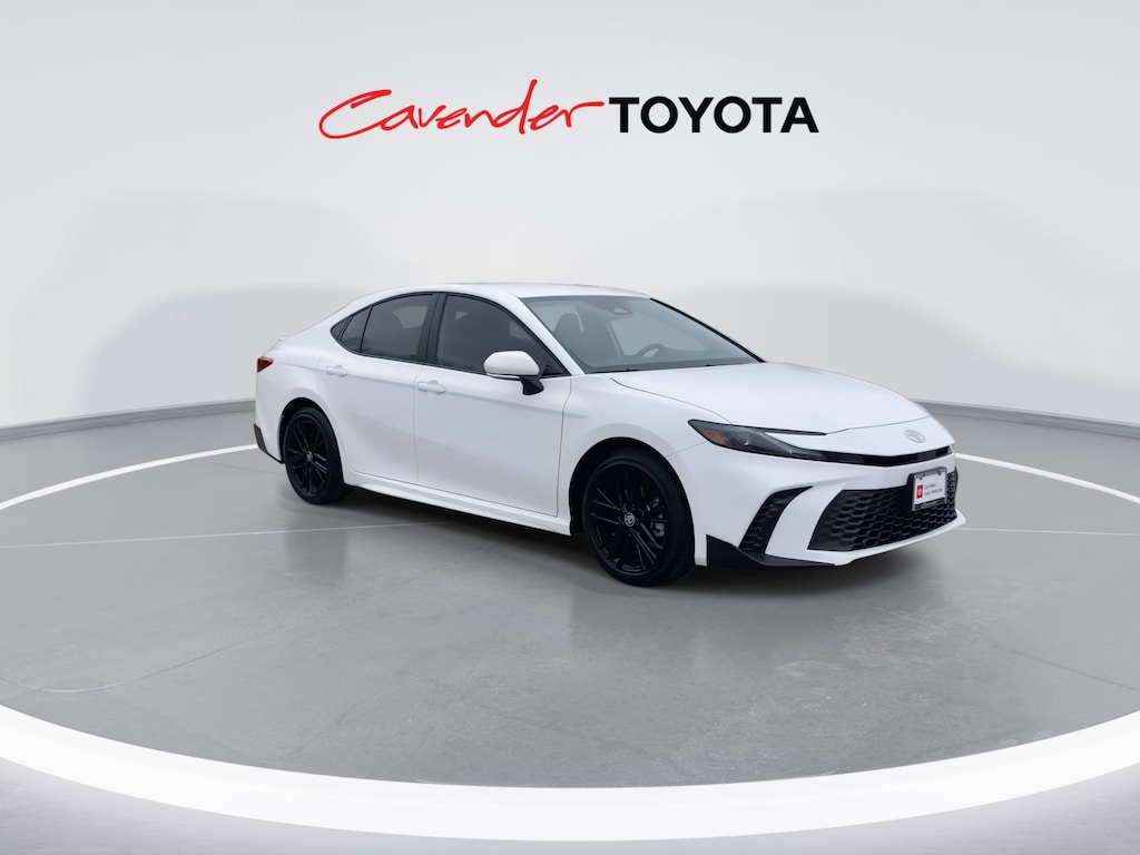 2026 Toyota Camry SE photo 3