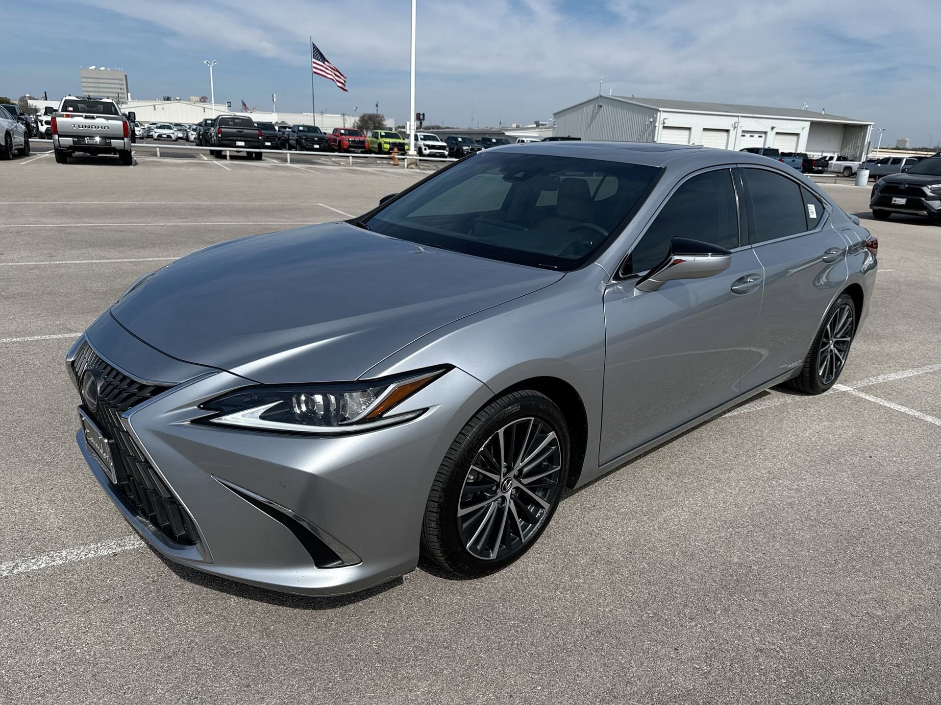 2022 Lexus ES Hybrid 300h FWD