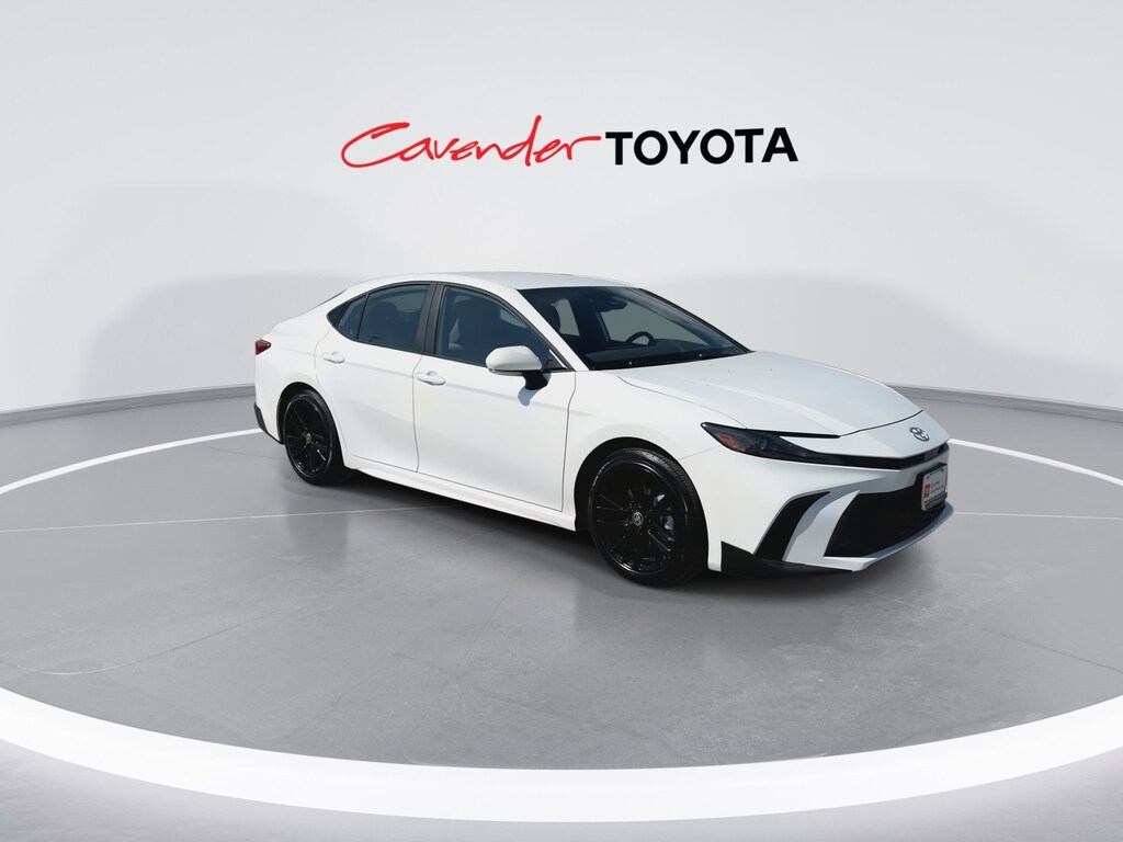 2025 Toyota Camry SE photo 3