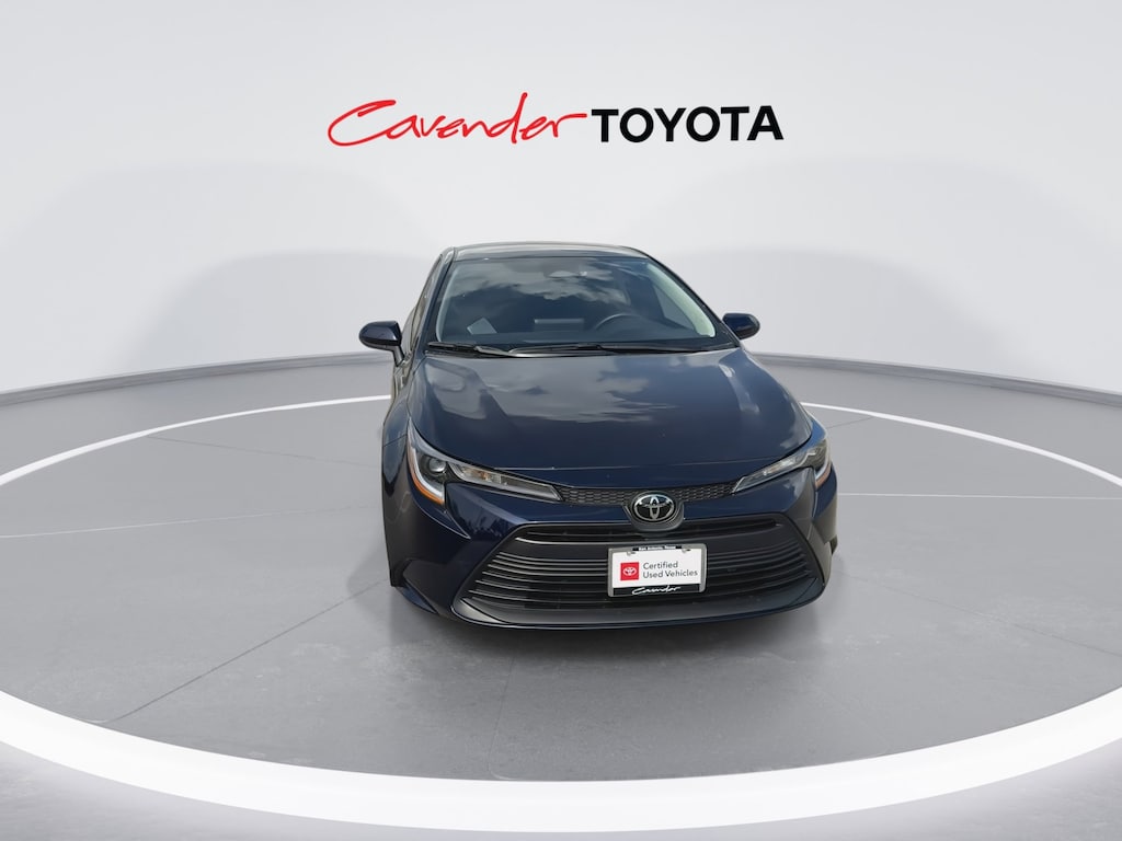 2025 Toyota Corolla LE photo 4
