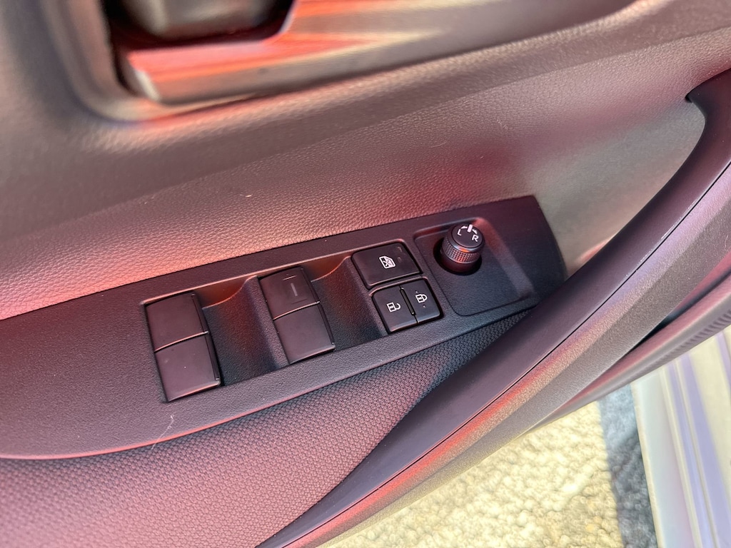 2025 Toyota Corolla LE photo 16