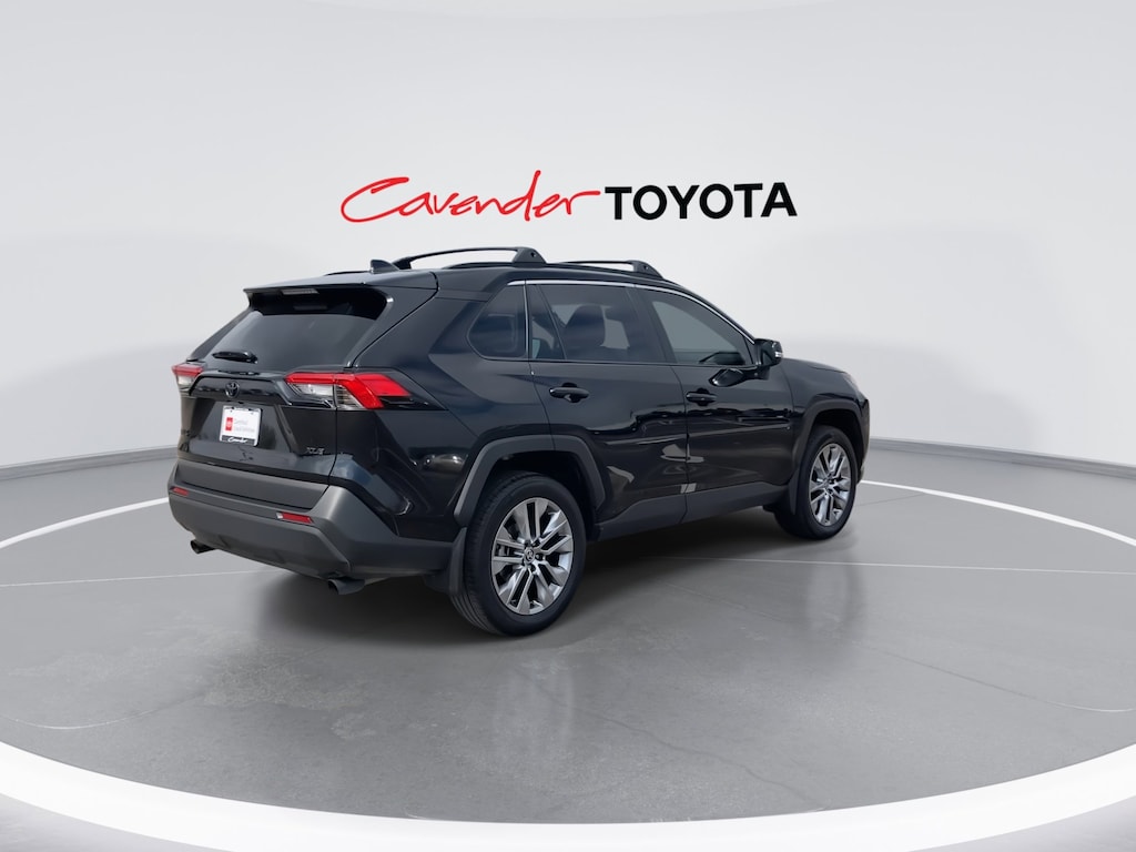 2025 Toyota RAV4 XLE Premium photo 6