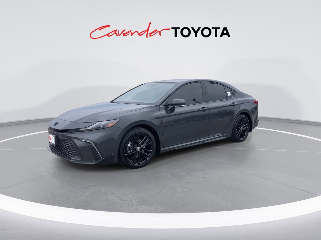 2026 Toyota Camry SE photo 4