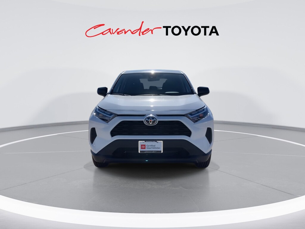 2025 Toyota RAV4 LE photo 4