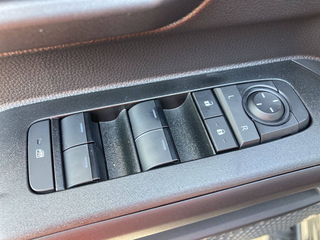 2025 Toyota 4Runner TRD Off-Road photo 2