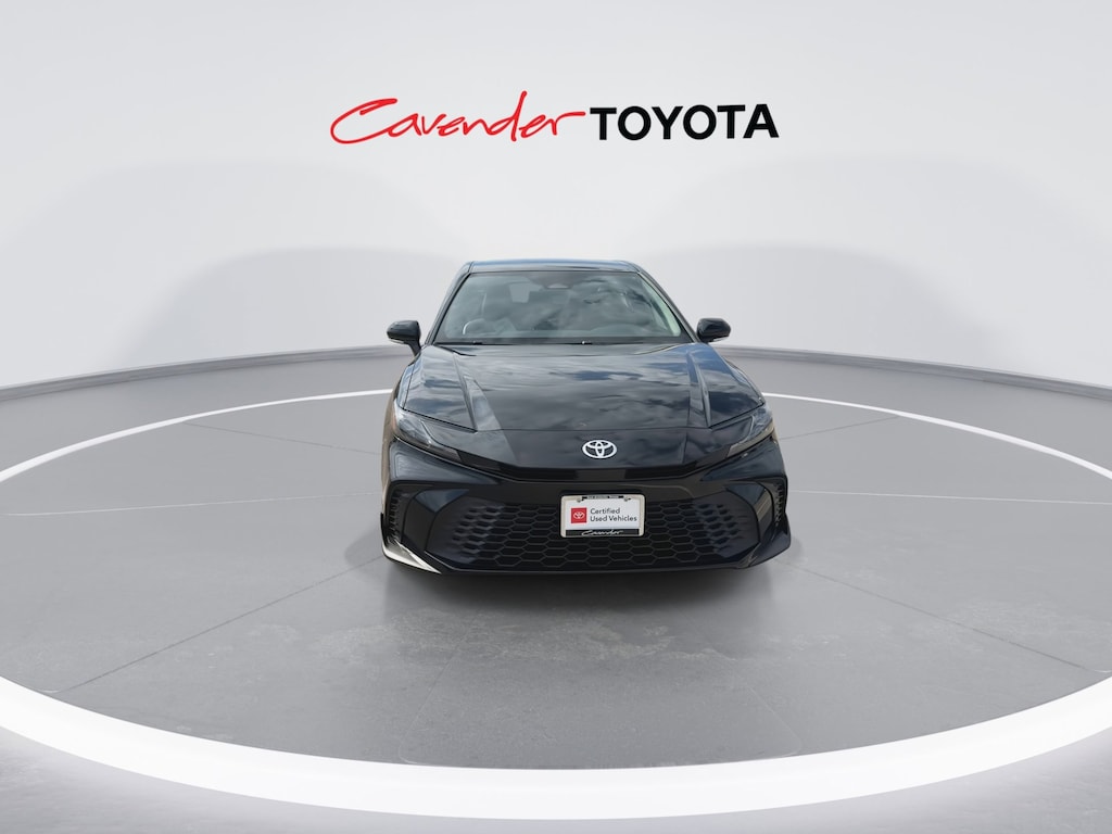 2025 Toyota Camry SE photo 3