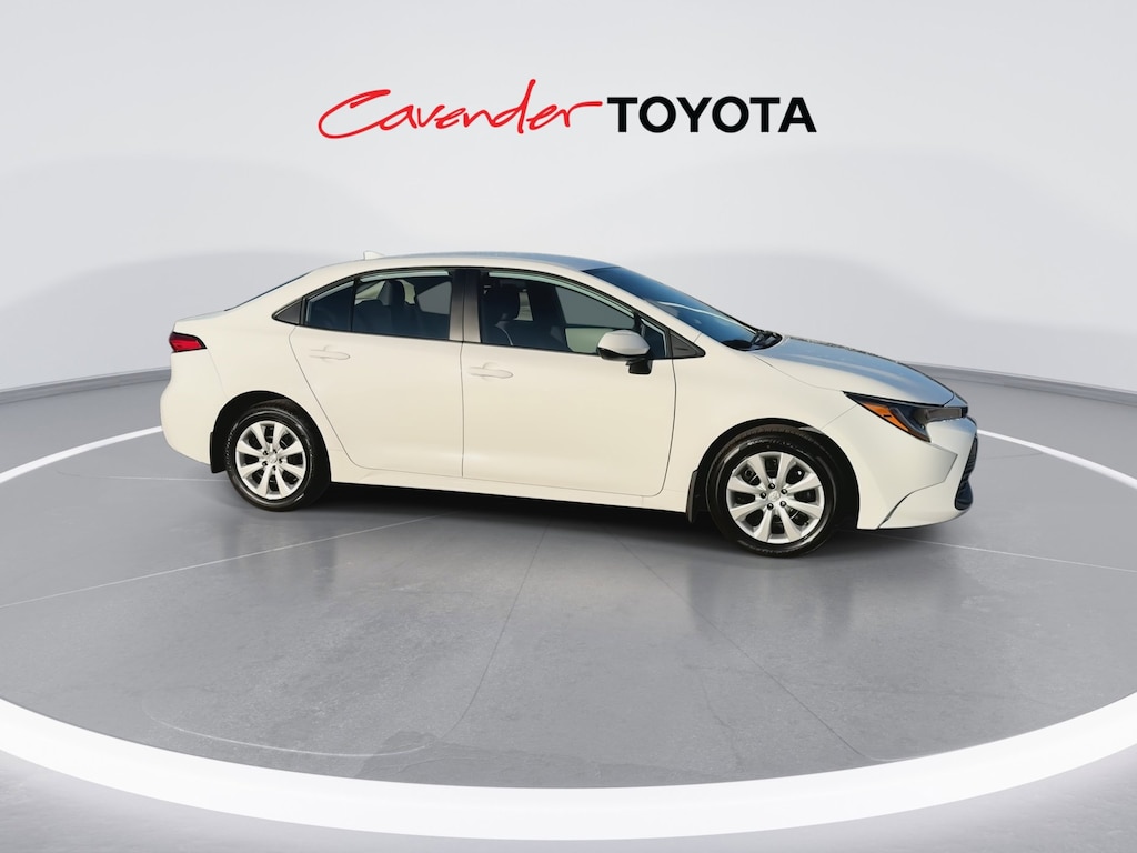 2026 Toyota Corolla LE photo 2