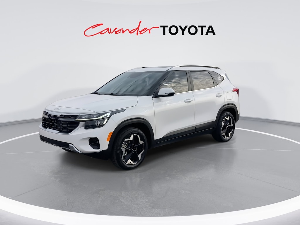 2024 Kia Seltos EX photo 2