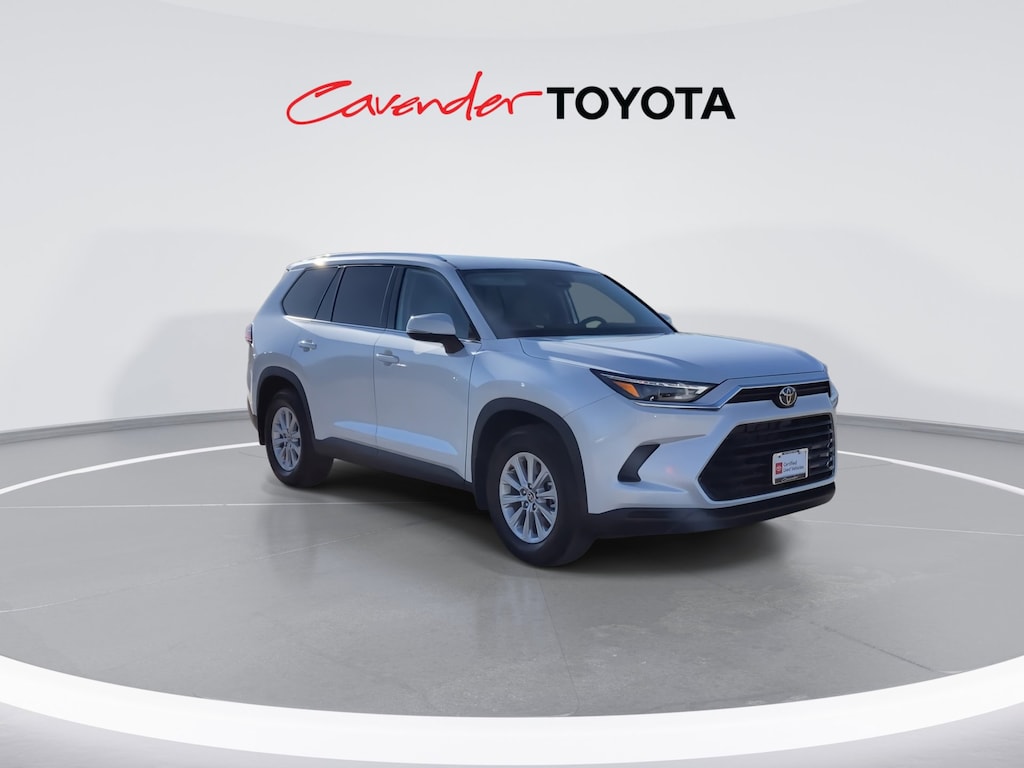 2026 Toyota Grand Highlander XLE photo 3