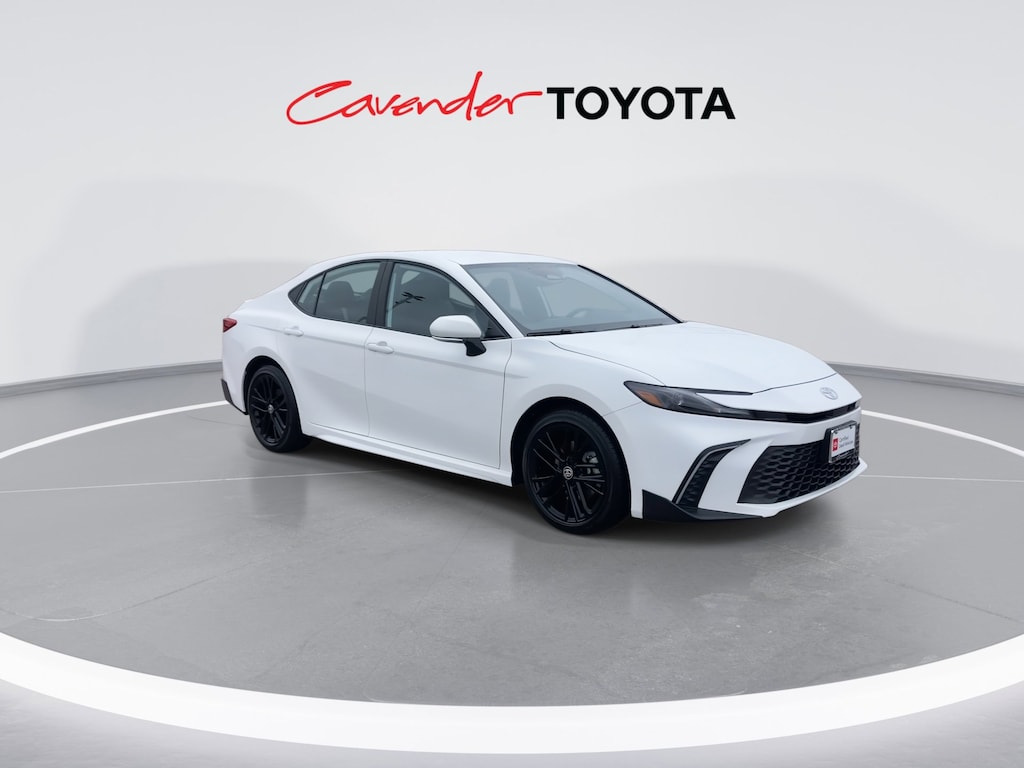 2026 Toyota Camry SE photo 3