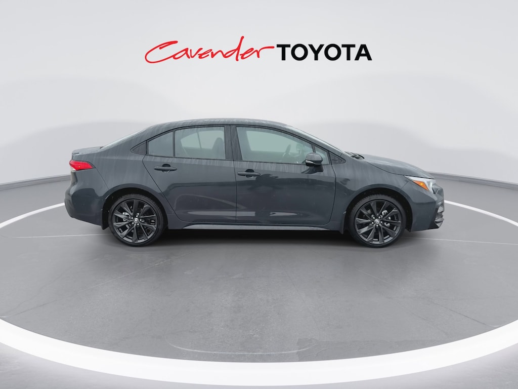 2026 Toyota Corolla SE photo 2