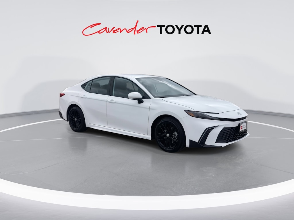 2026 Toyota Camry SE photo 3