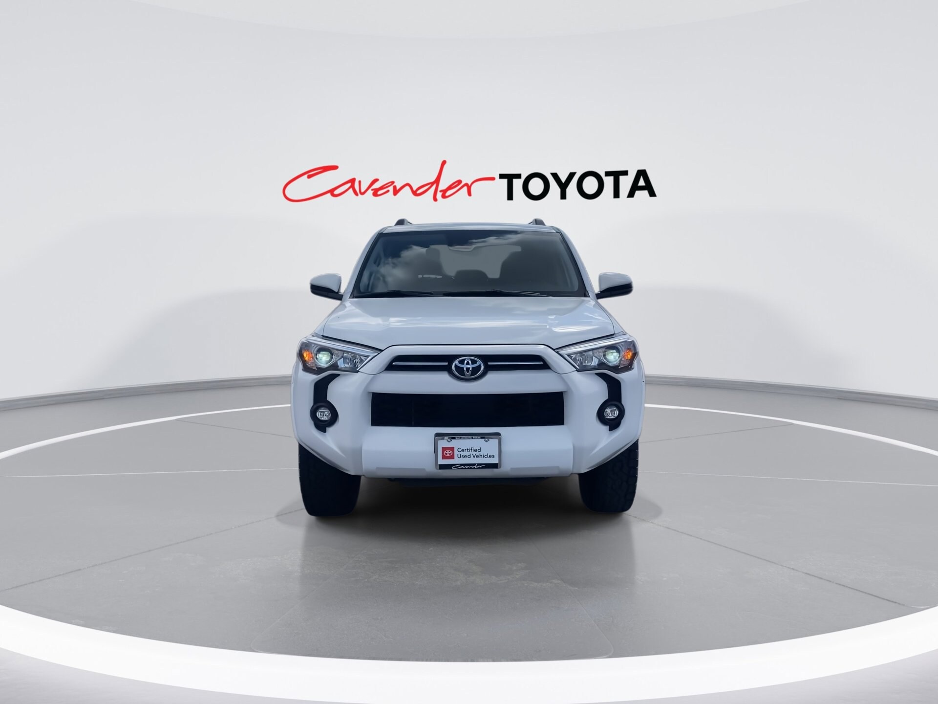 2022 Toyota 4Runner SR5 photo 2