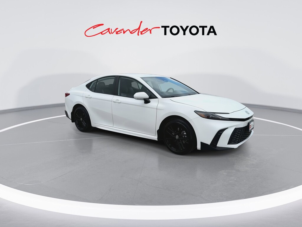 2026 Toyota Camry SE photo 3