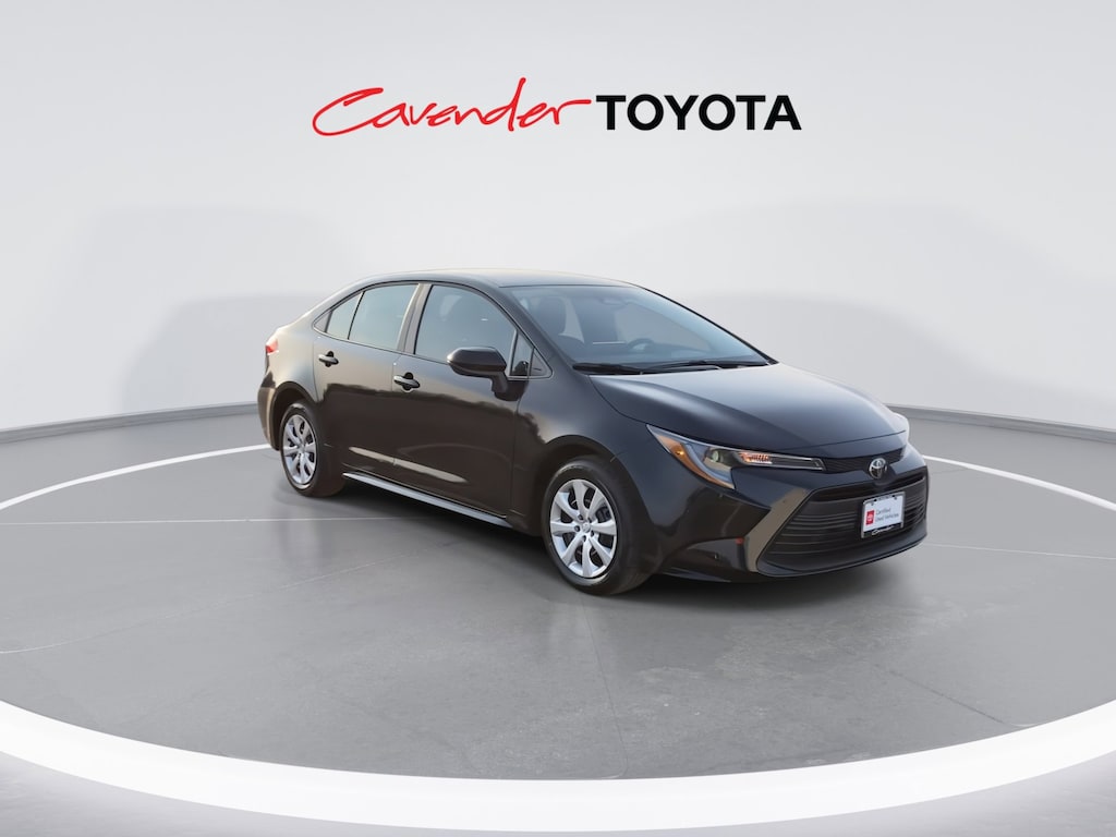 2026 Toyota Corolla LE photo 2
