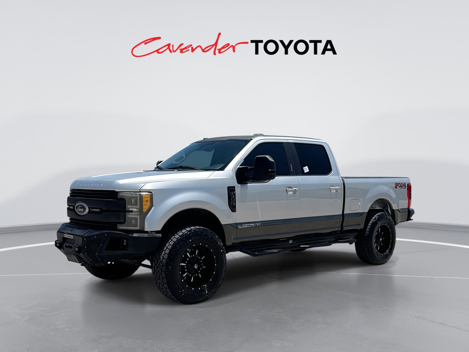2017 Ford F-250 Lariat 4x4 Crew Cab 6-3/4' Box's photo