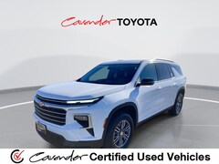 Used 2025 Chevrolet Traverse LT SUV near Boerne, TX