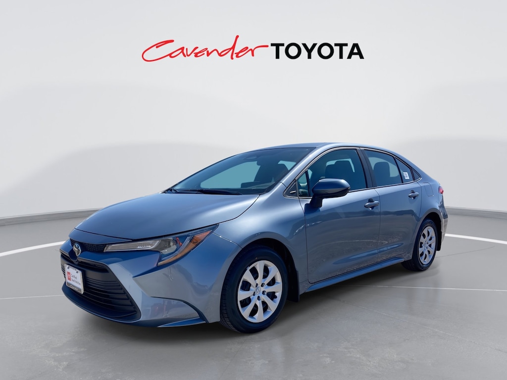 2026 Toyota Corolla LE photo 2