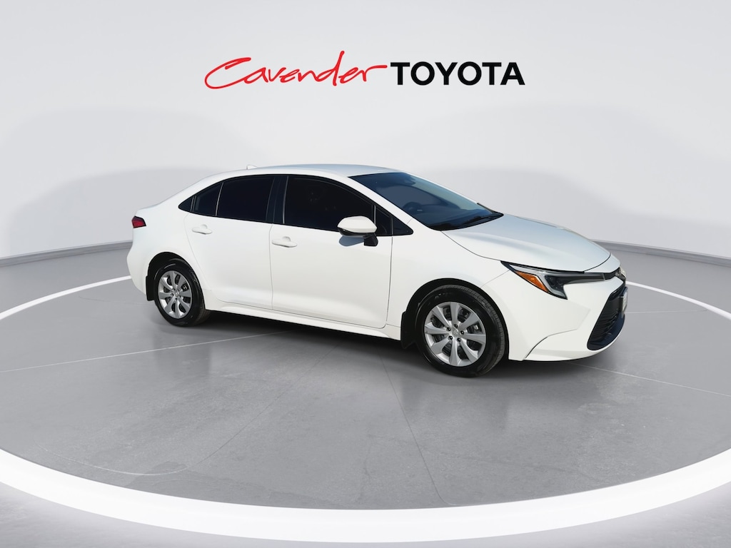 2024 Toyota Corolla Hybrid LE photo 2