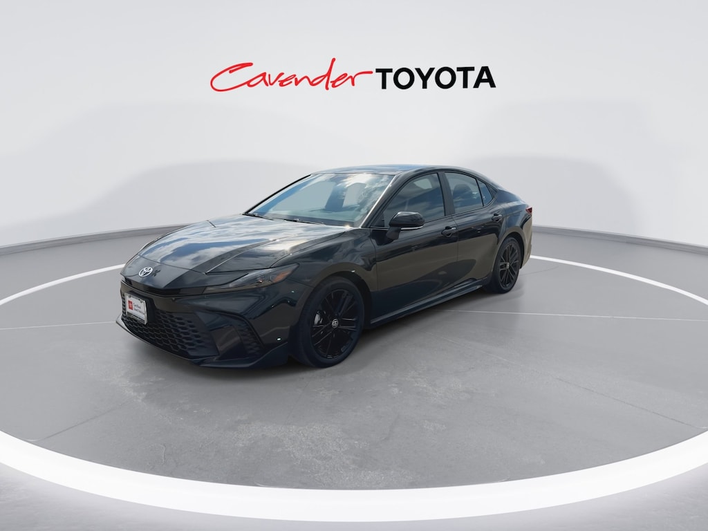 2025 Toyota Camry SE photo 4