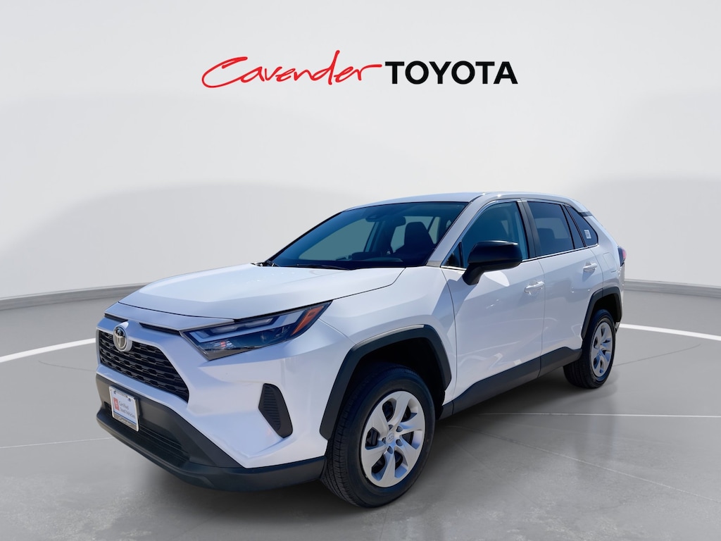 2025 Toyota RAV4 LE photo 2