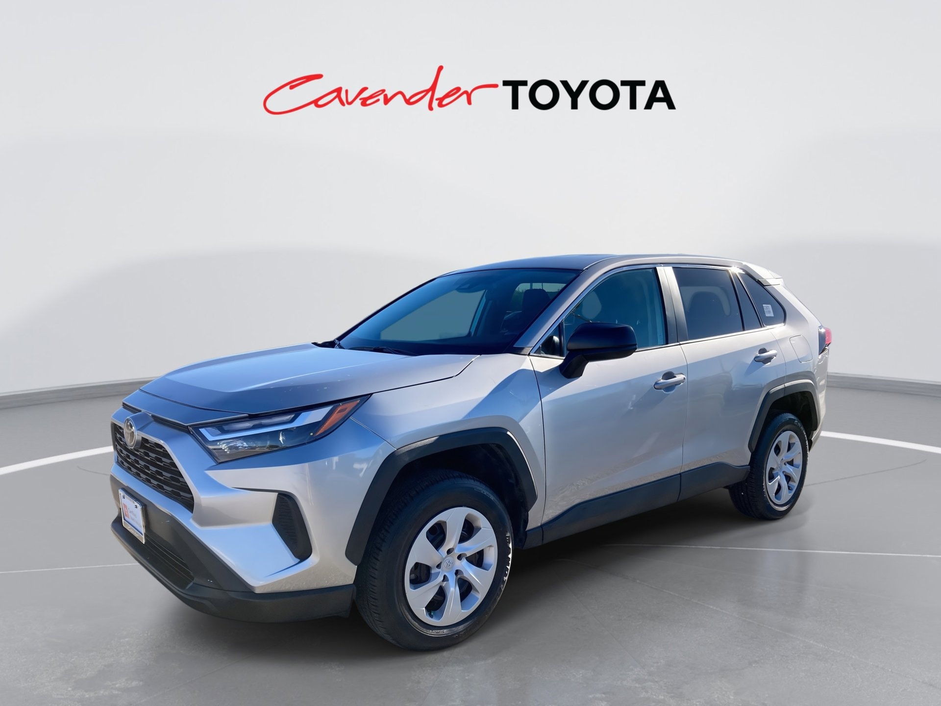 2024 Toyota RAV4 LE's photo