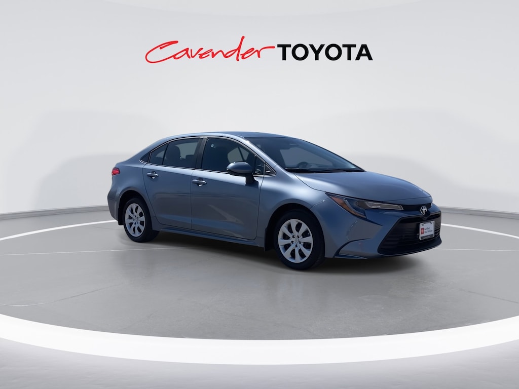 2026 Toyota Corolla LE photo 3