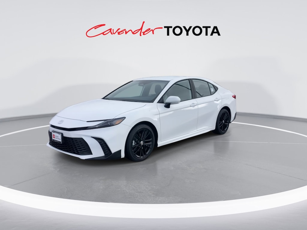 2026 Toyota Camry SE photo 4