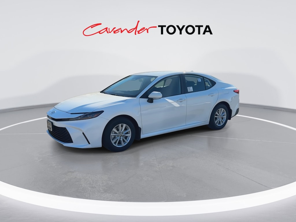 2026 Toyota Camry LE photo 4