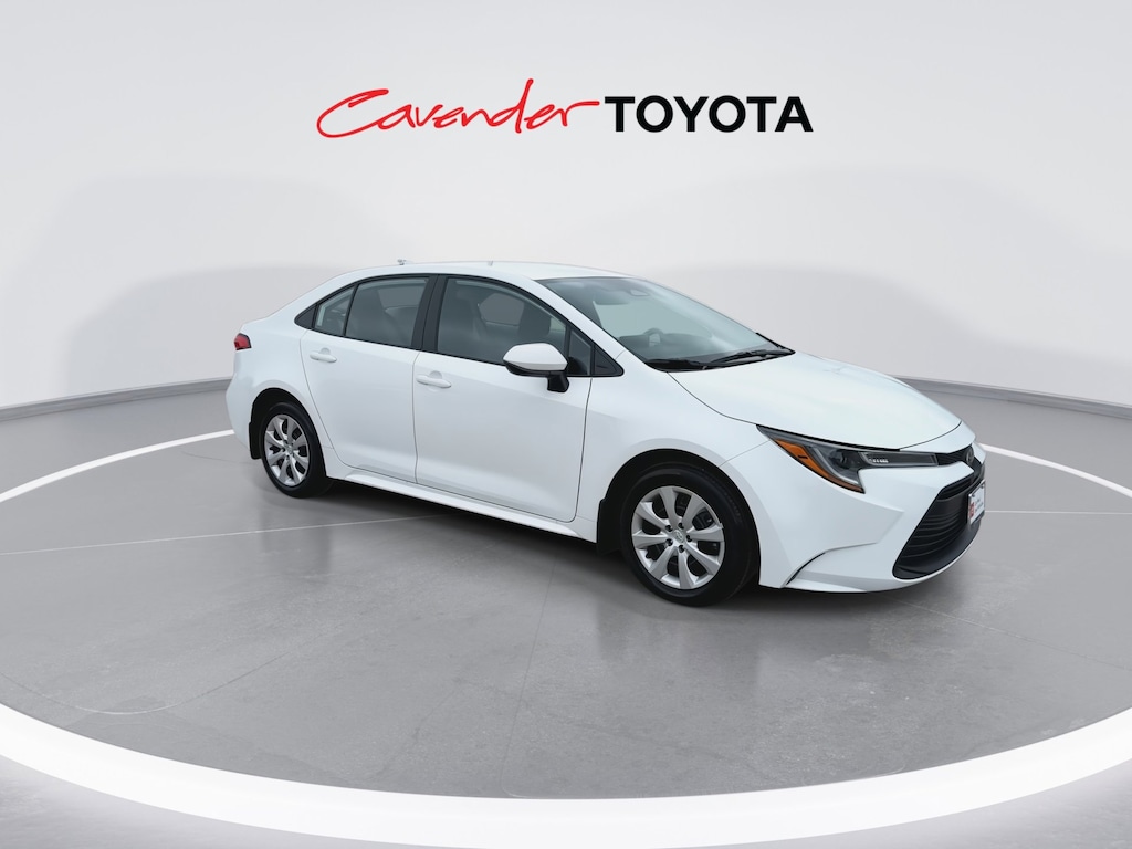 2026 Toyota Corolla LE photo 3