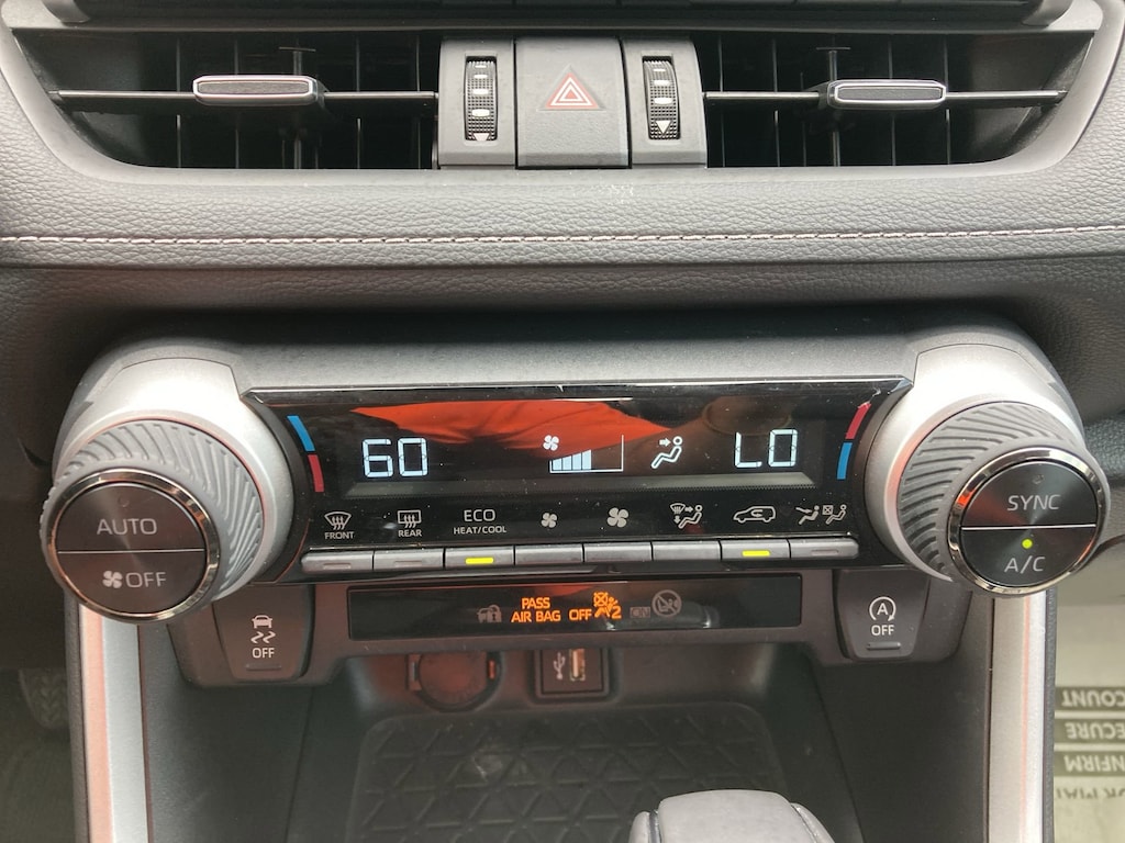 2025 Toyota RAV4 XLE Premium photo 14