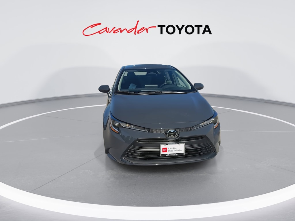 2026 Toyota Corolla LE photo 3