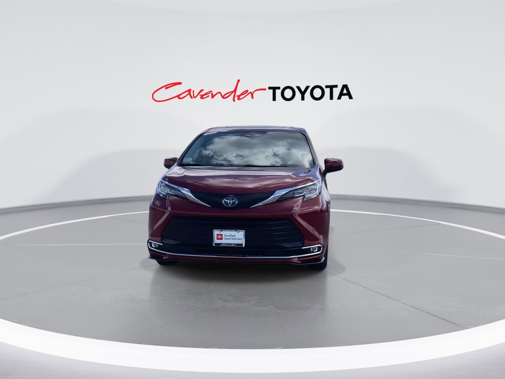2021 Toyota Sienna XLE photo 4