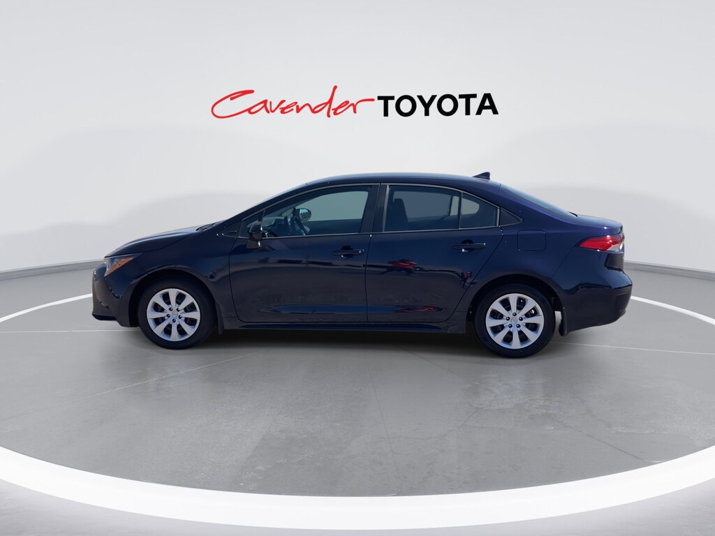 2025 Toyota Corolla LE photo 3