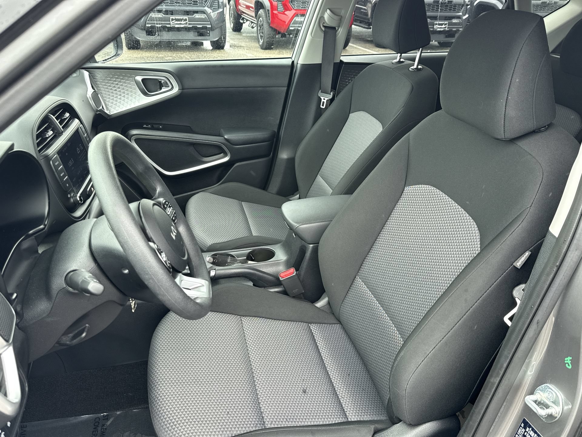 2025 Kia Soul LX - Photo 13