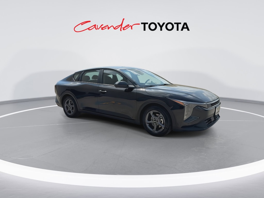 2025 Kia K4 LXS photo 2