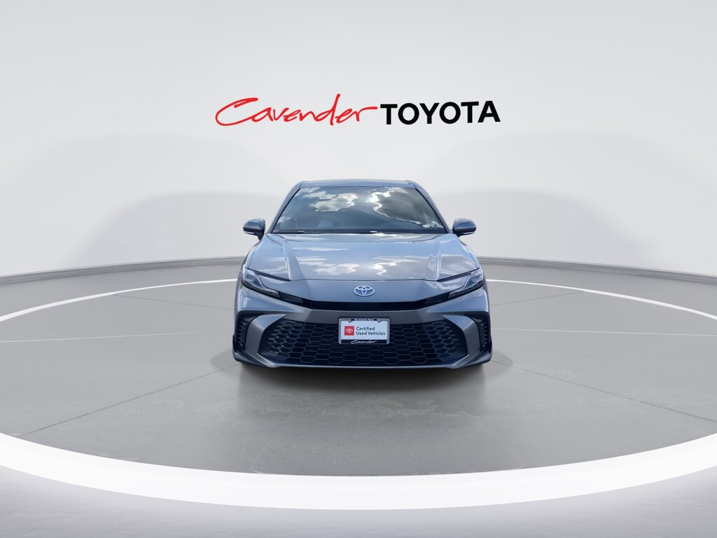 2025 Toyota Camry SE photo 3