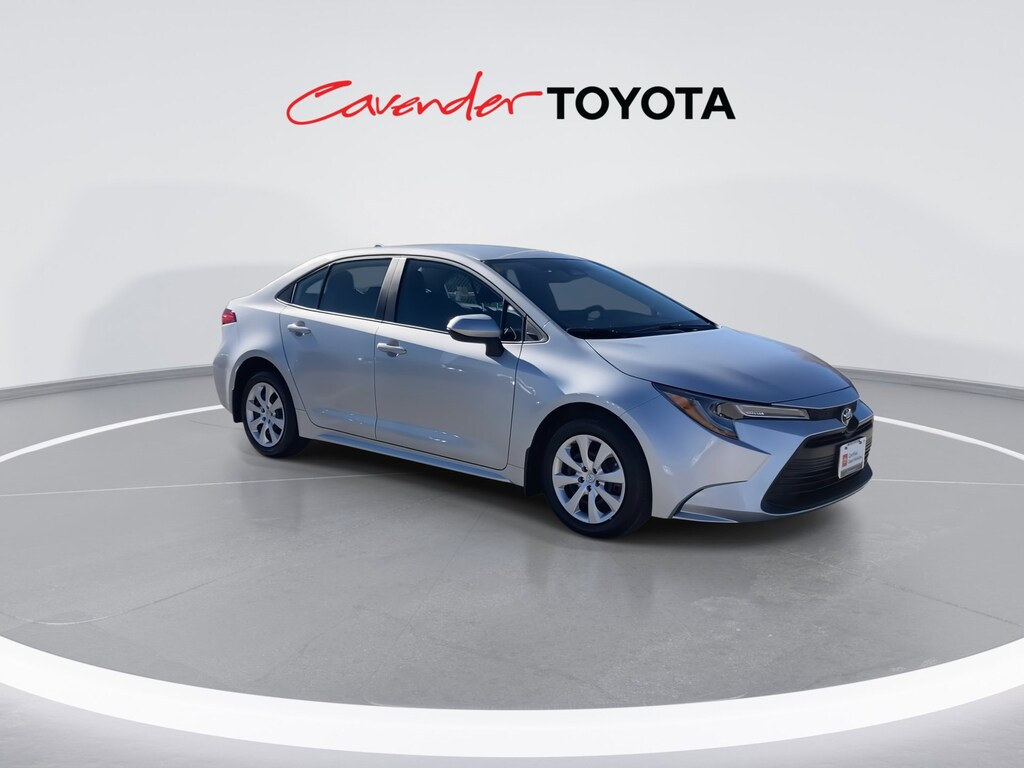 2026 Toyota Corolla LE photo 2