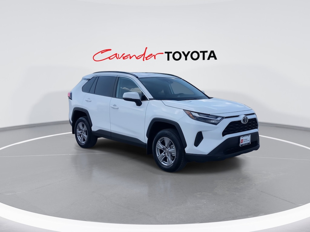 2025 Toyota RAV4 XLE photo 2