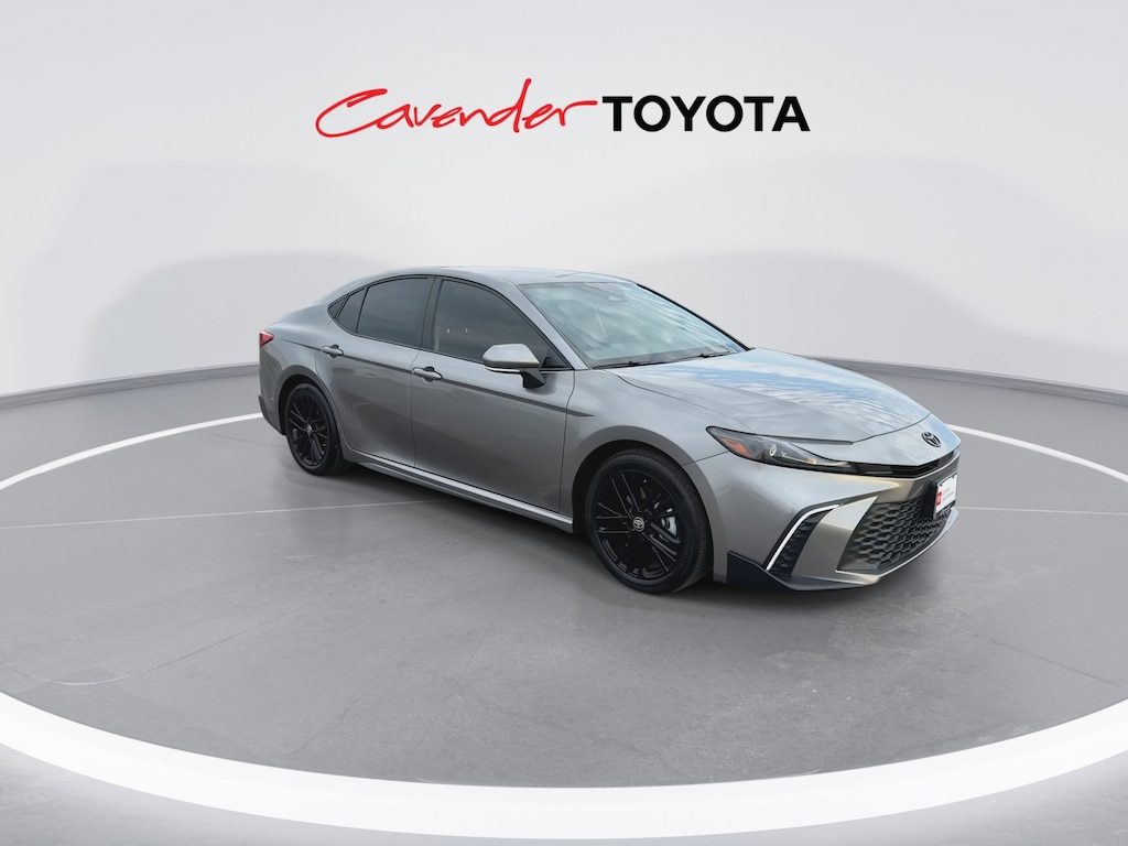 2025 Toyota Camry SE photo 3