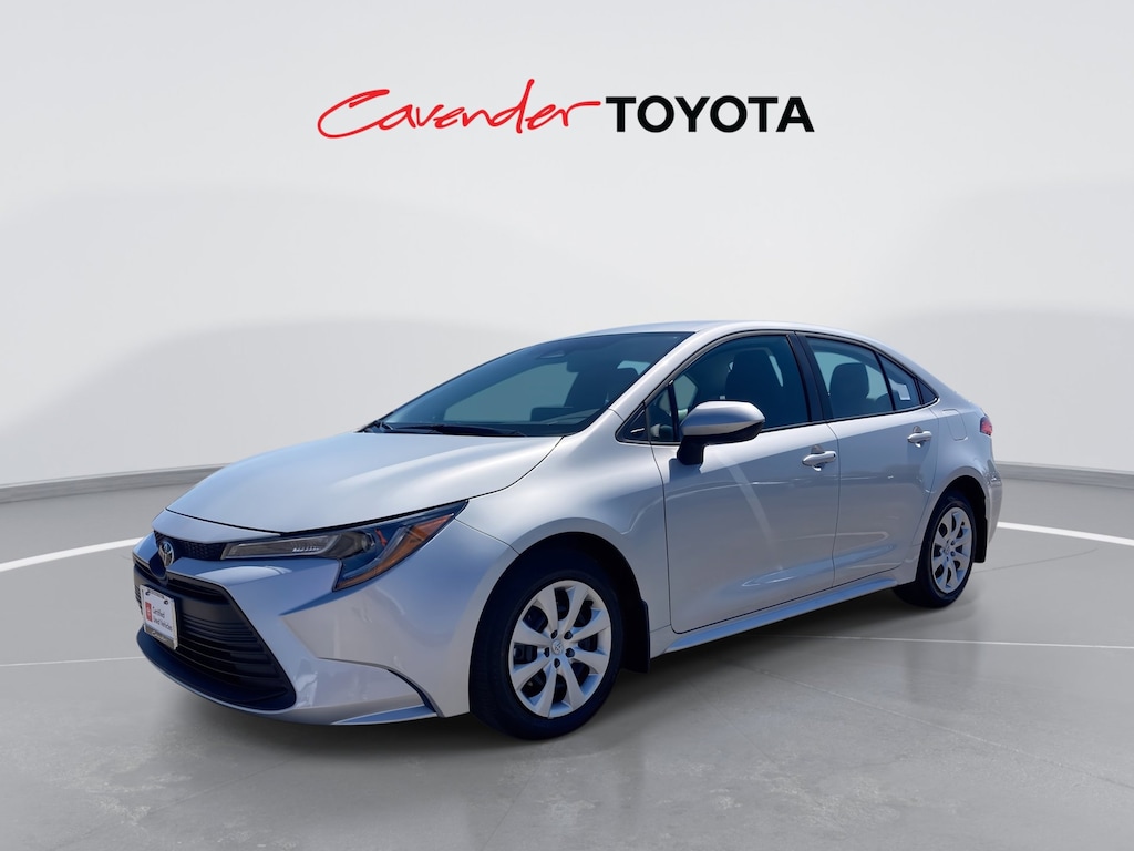 2026 Toyota Corolla LE photo 2