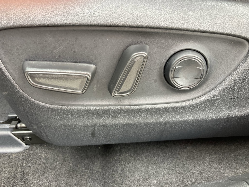 2025 Toyota RAV4 XLE Premium photo 11