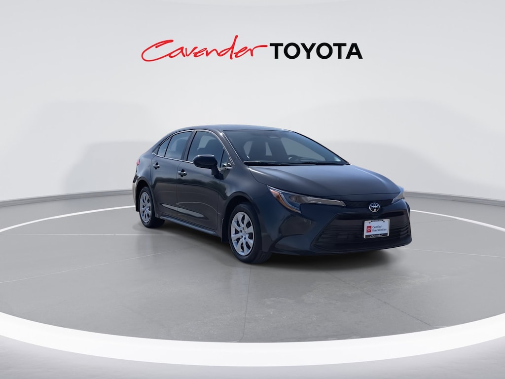 2026 Toyota Corolla LE photo 3
