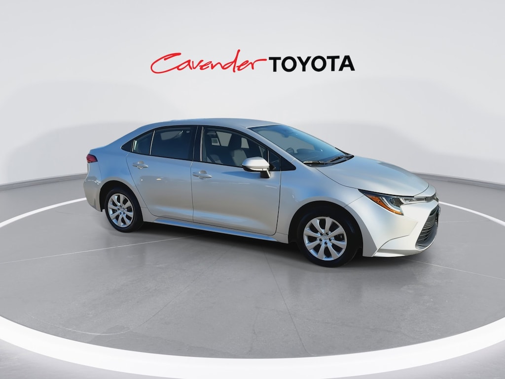 2025 Toyota Corolla LE photo 10