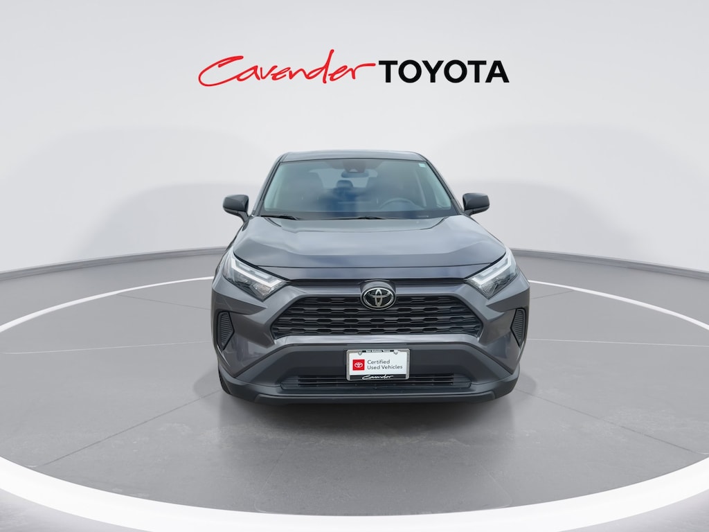 2023 Toyota RAV4 LE photo 3