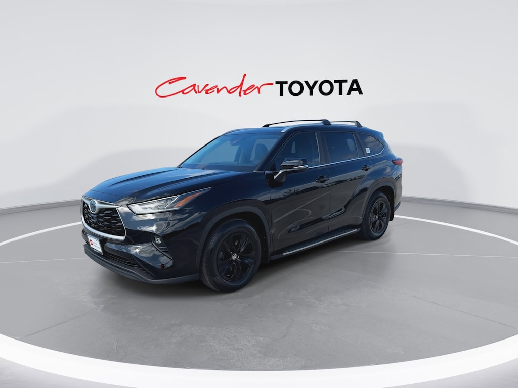 2023 Toyota Highlander Hybrid Bronze Edition photo 4